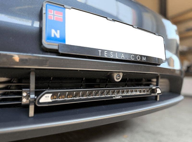 Lyspakke med Lazer Linear 18 Elite Plus Til Tesla model Y Juniper 2024-