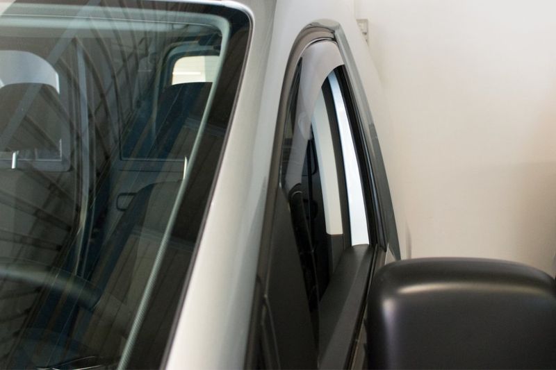 VW Caddy 2003- ClimAir vindaviser sidevindu, 